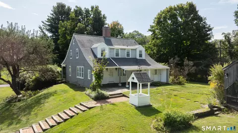 802 Charcoal Ave, Middlebury, CT 06762