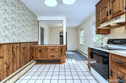 Kitchen - 4 Osborn Ln, Monroe, CT 06468 photo 6 of 7
