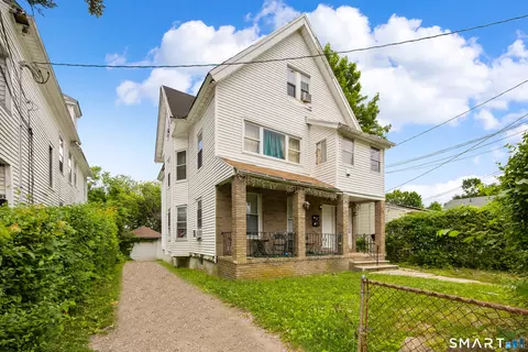 101 Dikeman St, Waterbury, CT 06704