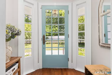 Entry Way - 207 Redding Rd, Redding, CT 06896 photo 2 of 5