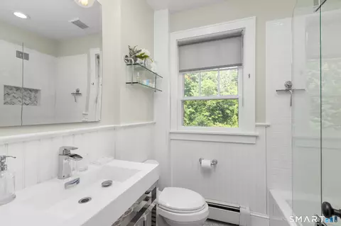 Bath - 207 Redding Rd, Redding, CT 06896 photo 5 of 5