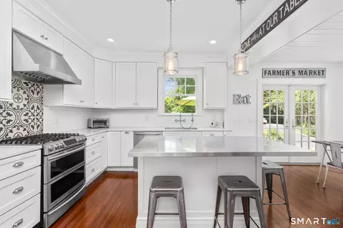 Kitchen - 207 Redding Rd, Redding, CT 06896 photo 1 of 4