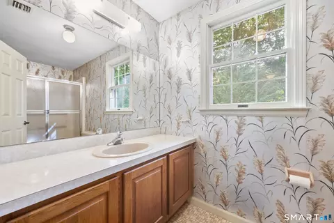 Bath - 157 Brighton Cir, Windsor, CT 06095 photo 2 of 3