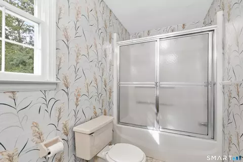 Bath - 157 Brighton Cir, Windsor, CT 06095 photo 3 of 3