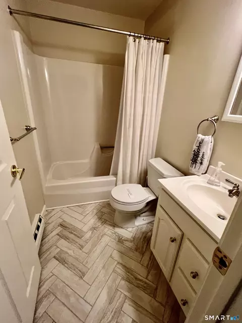 Bath - 212 Ledge Dr, Torrington, CT 06790 photo 3 of 3