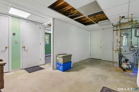 Entry Way - 19 Crouch Rd, Amston, CT 06231 photo 3 of 4
