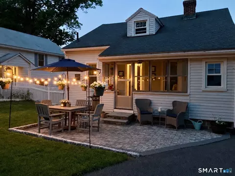 141 Walden St, West Hartford, CT 06107