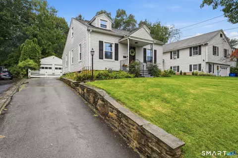 141 Walden St, West Hartford, CT 06107