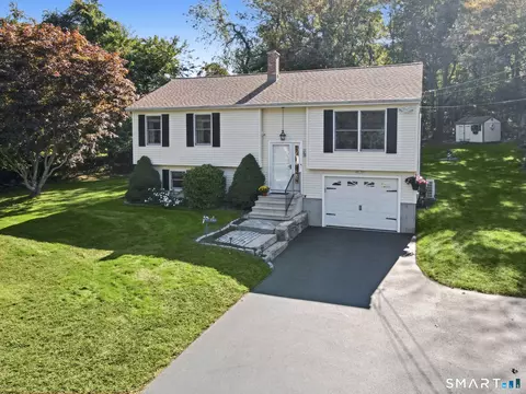 75 Mary Hall Rd, Pawcatuck, CT 06379