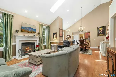 Living - 17 Watkins Dr #17, Sandy Hook, CT 06482 photo 2 of 2
