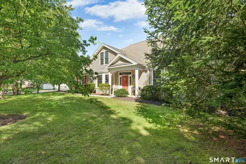 Exterior - 17 Watkins Dr #17, Sandy Hook, CT 06482 photo 2 of 4