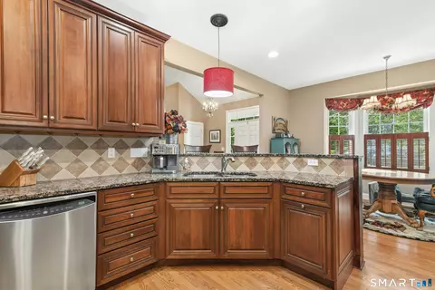 Kitchen - 17 Watkins Dr #17, Sandy Hook, CT 06482 photo 2 of 4