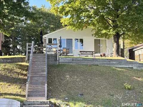 Exterior - 204 Pine Hollow Rd, Killingly, CT 06241 photo 4 of 8