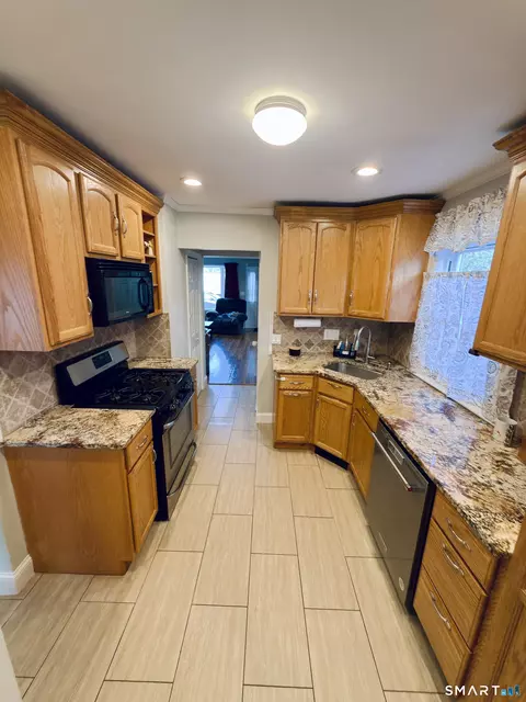 Kitchen - 70 Broad Pl, Bristol, CT 06010 photo 2 of 2
