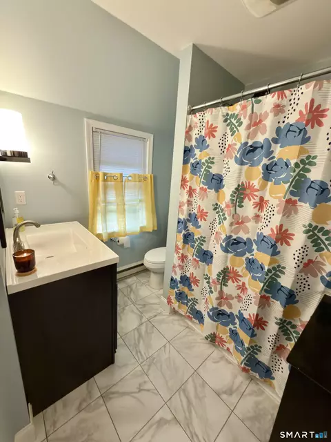 Bath - 70 Broad Pl, Bristol, CT 06010 photo 2 of 2