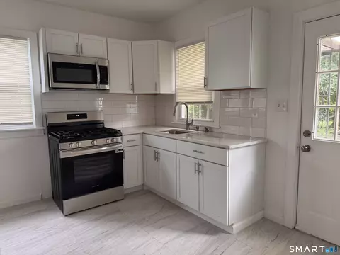Kitchen - 82 Helen St, Hamden, CT 06514 photo 1 of 2