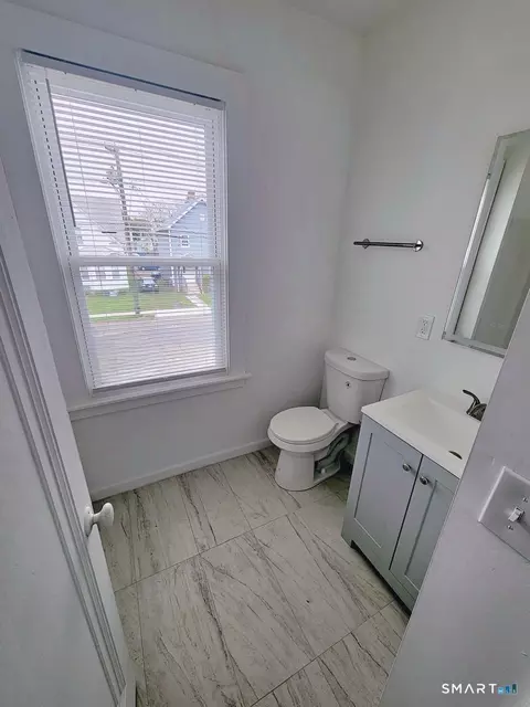 Bath - 82 Helen St, Hamden, CT 06514 photo 1 of 2
