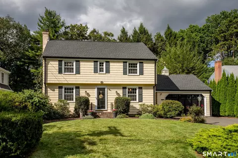 20 Walton Dr, West Hartford, CT 06107