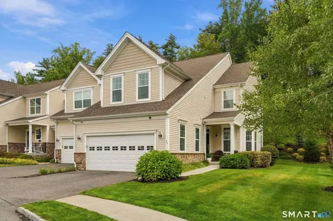 85 Ridgewood Dr #85, Middlebury, CT 06762