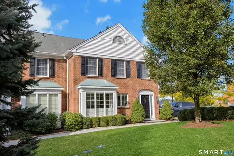 1 Maple St #1, New Canaan, CT 06840