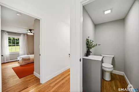 Entry Way - 20 Hydelor Ave, Prospect, CT 06712 photo 1 of 2