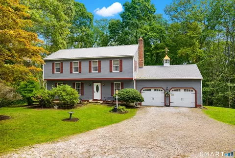 15 Nutmeg Ln, Essex, CT 06426