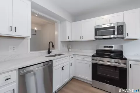 47 Woods Way #47, Woodbury, CT 06798