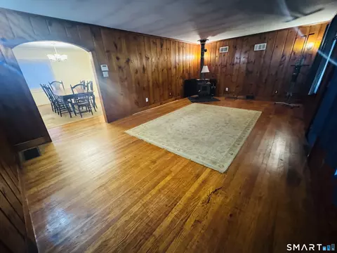 Living - 11 Ash St, Putnam, CT 06260 photo 1 of 2
