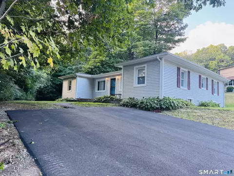 Exterior - 11 Ash St, Putnam, CT 06260 photo 1 of 8