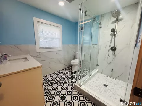 Bath - 11 Ash St, Putnam, CT 06260 photo 3 of 4