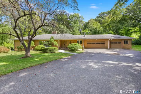 25 Juniper Rd, Middlebury, CT 06762