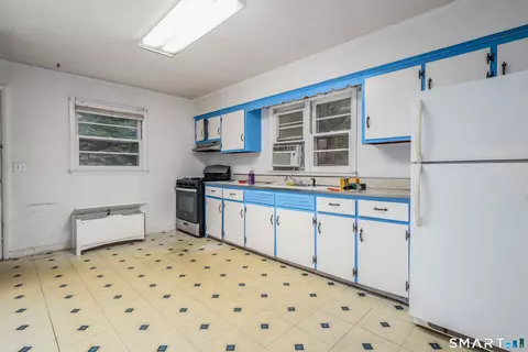 Kitchen - 40 Kellogg St, Brookfield, CT 06804 photo 2 of 3