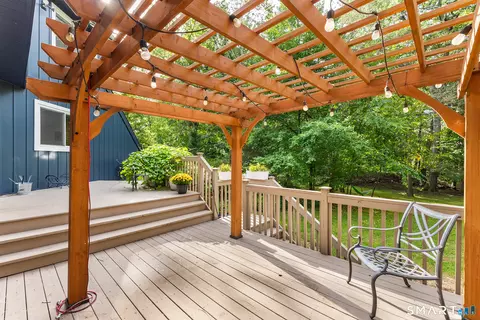 Exterior - 779 Deer Run Ln, Orange, CT 06477 photo 6 of 7