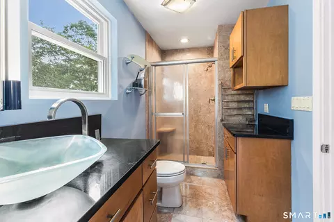Bath - 779 Deer Run Ln, Orange, CT 06477 photo 6 of 6