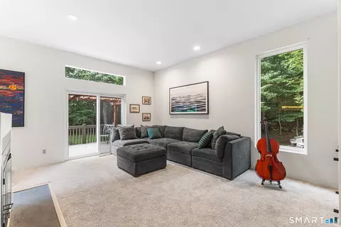 Living - 779 Deer Run Ln, Orange, CT 06477 photo 1 of 3