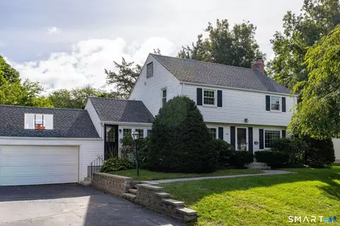 110 Richmond Ln, West Hartford, CT 06117