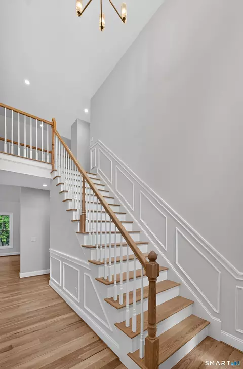 Entry Way - 10 Maple Ave, Bristol, CT 06010 photo 6 of 7