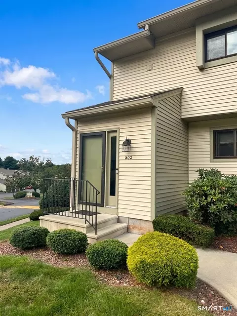 802 Summer Hill Dr #802, South Windsor, CT 06074
