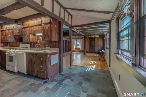 Entry Way - 83 Pepper St, Monroe, CT 06468 photo 2 of 5