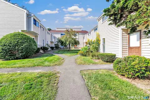 16 Monticello Dr #16, Branford, CT 06405