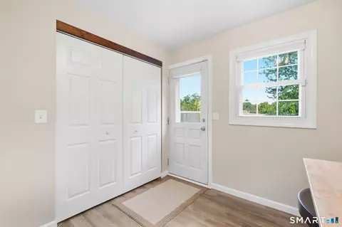 Entry Way - 190 Old County Rd, Windsor Locks, CT 06096 photo 3 of 3