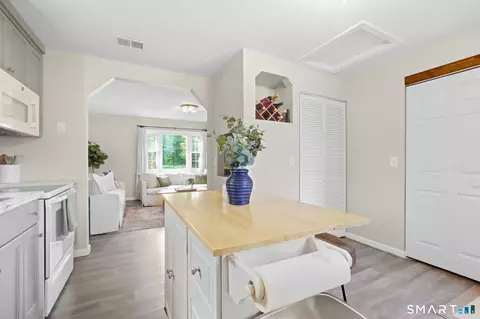 Kitchen - 190 Old County Rd, Windsor Locks, CT 06096 photo 6 of 7