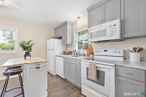 Kitchen - 190 Old County Rd, Windsor Locks, CT 06096 photo 2 of 7