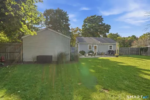 Exterior - 190 Old County Rd, Windsor Locks, CT 06096 photo 9 of 11