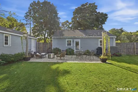 Exterior - 190 Old County Rd, Windsor Locks, CT 06096 photo 8 of 11