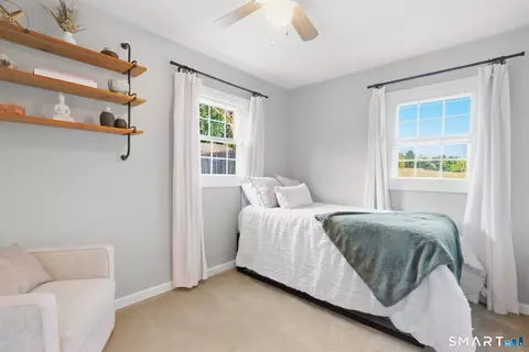 Bedroom - 190 Old County Rd, Windsor Locks, CT 06096 photo 4 of 5