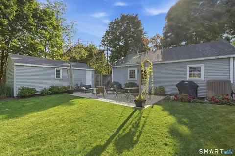 Exterior - 190 Old County Rd, Windsor Locks, CT 06096 photo 7 of 11