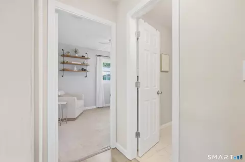Entry Way - 190 Old County Rd, Windsor Locks, CT 06096 photo 2 of 3