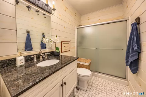Bath - 188 Main St, Durham, CT 06422 photo 1 of 2