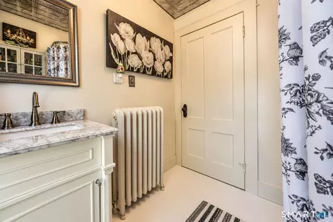 Bath - 188 Main St, Durham, CT 06422 photo 2 of 2